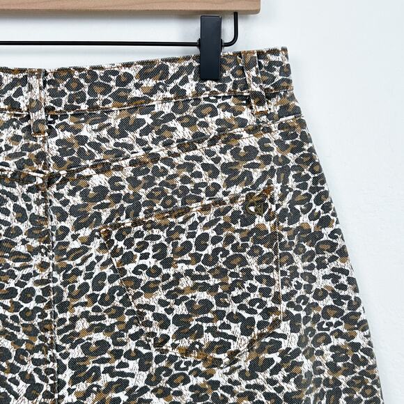 Chelsea & Violet Leopard Denim Side Stripe High-Rise Shorts NWT - Picture 6 of 9